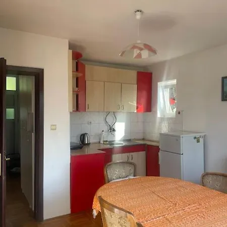 Apartman Lovely With Beautiful View And Parking