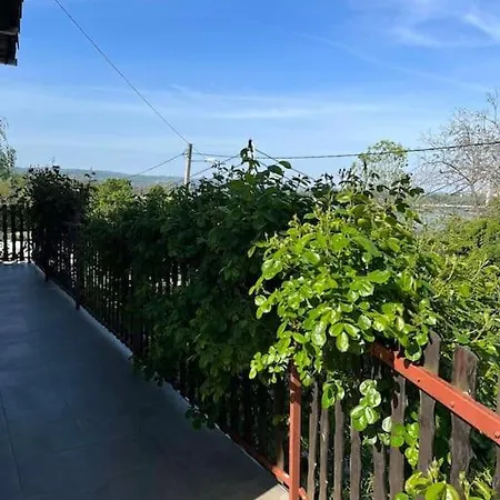 Lovely With Beautiful View And Parking